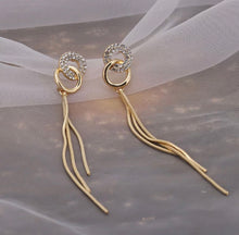 Load image into Gallery viewer, Simple Elegant Double Ring tassel earring for woman