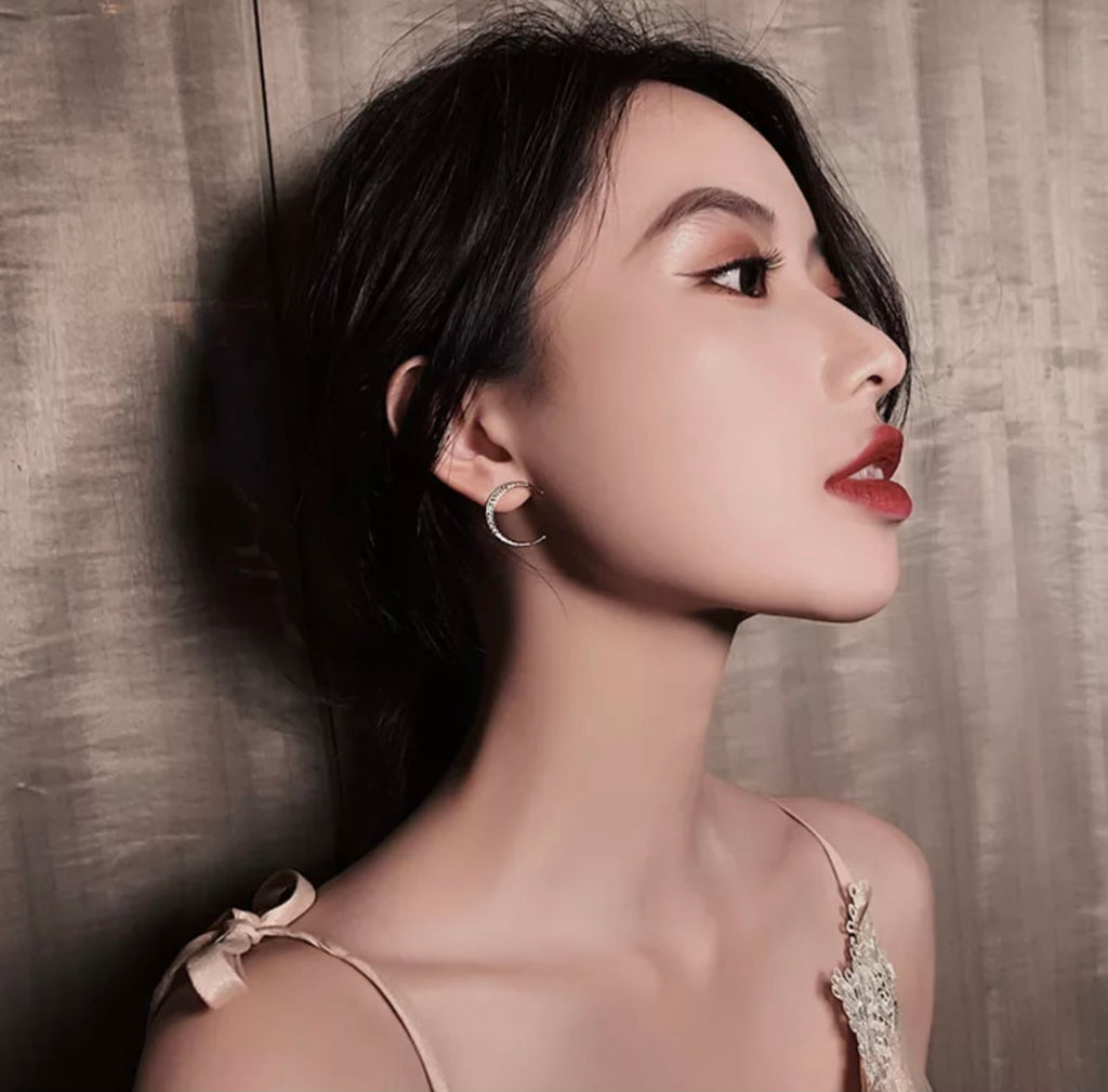 Beautiful Sun and Moon Asymmetrical earring for woman