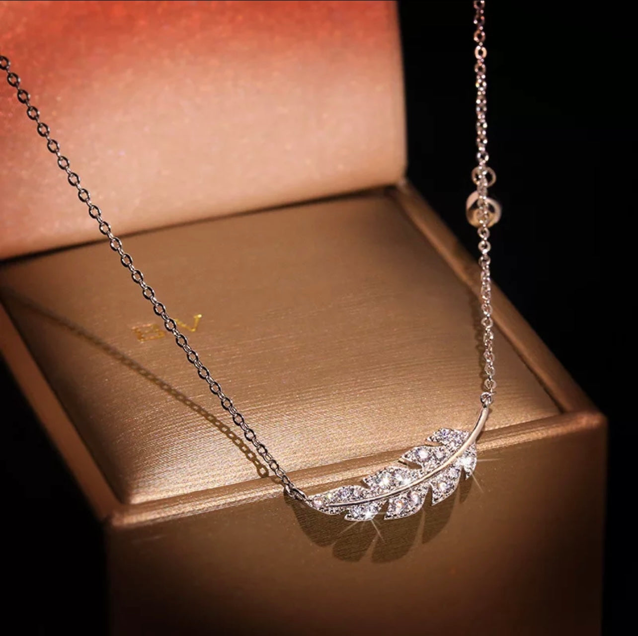 Beautiful Sparkling Feather Necklace for Woman