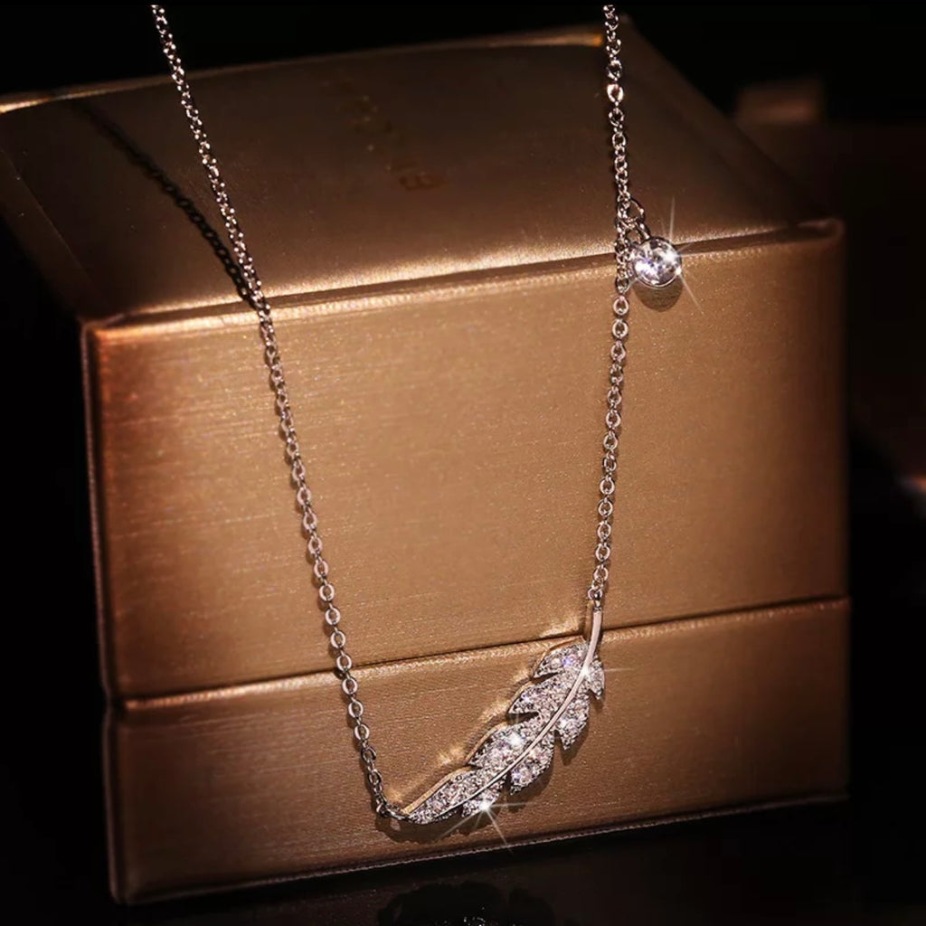 Beautiful Sparkling Feather Necklace for Woman