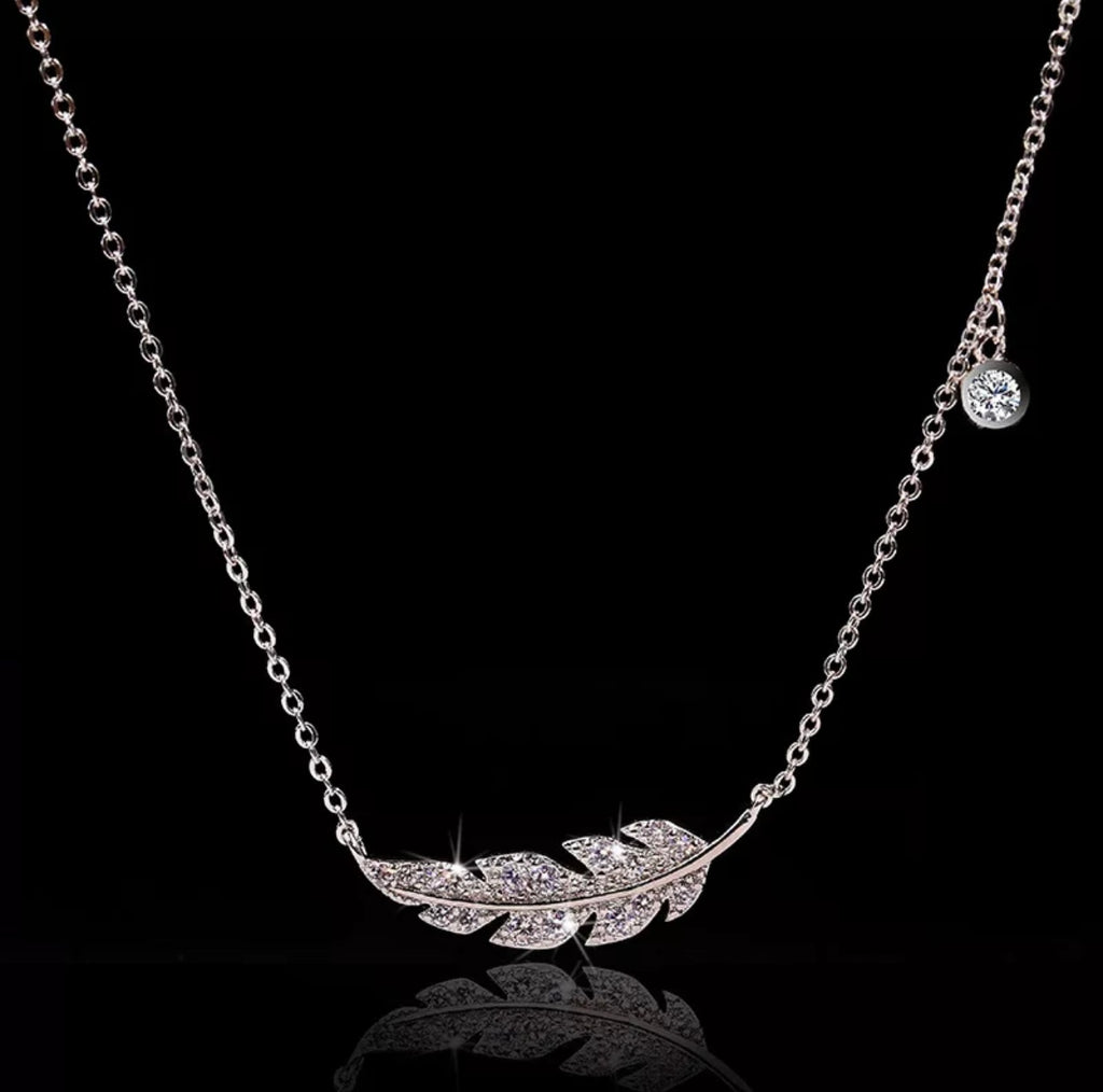 Beautiful Sparkling Feather Necklace for Woman