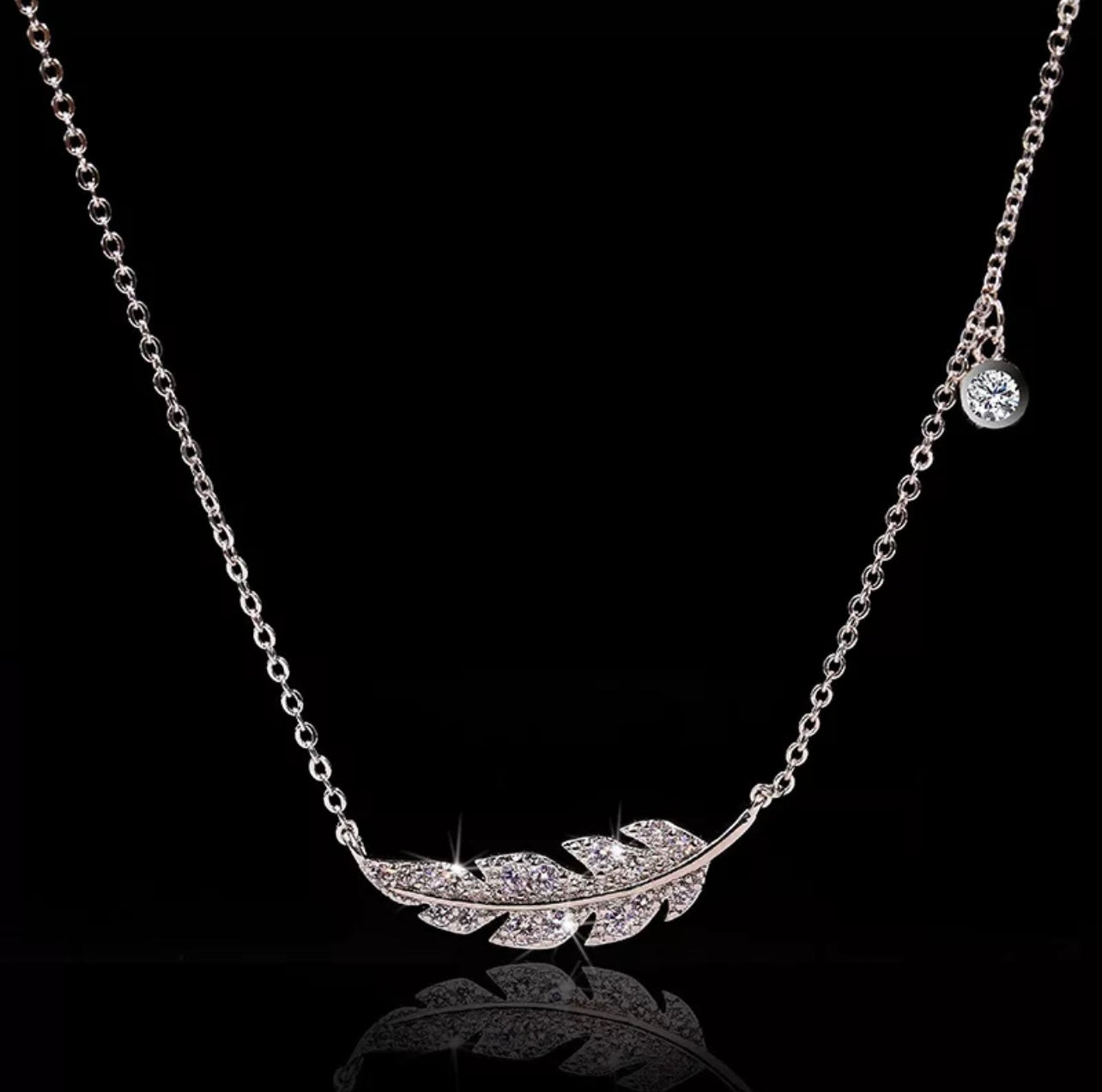 Beautiful Sparkling Feather Necklace for Woman