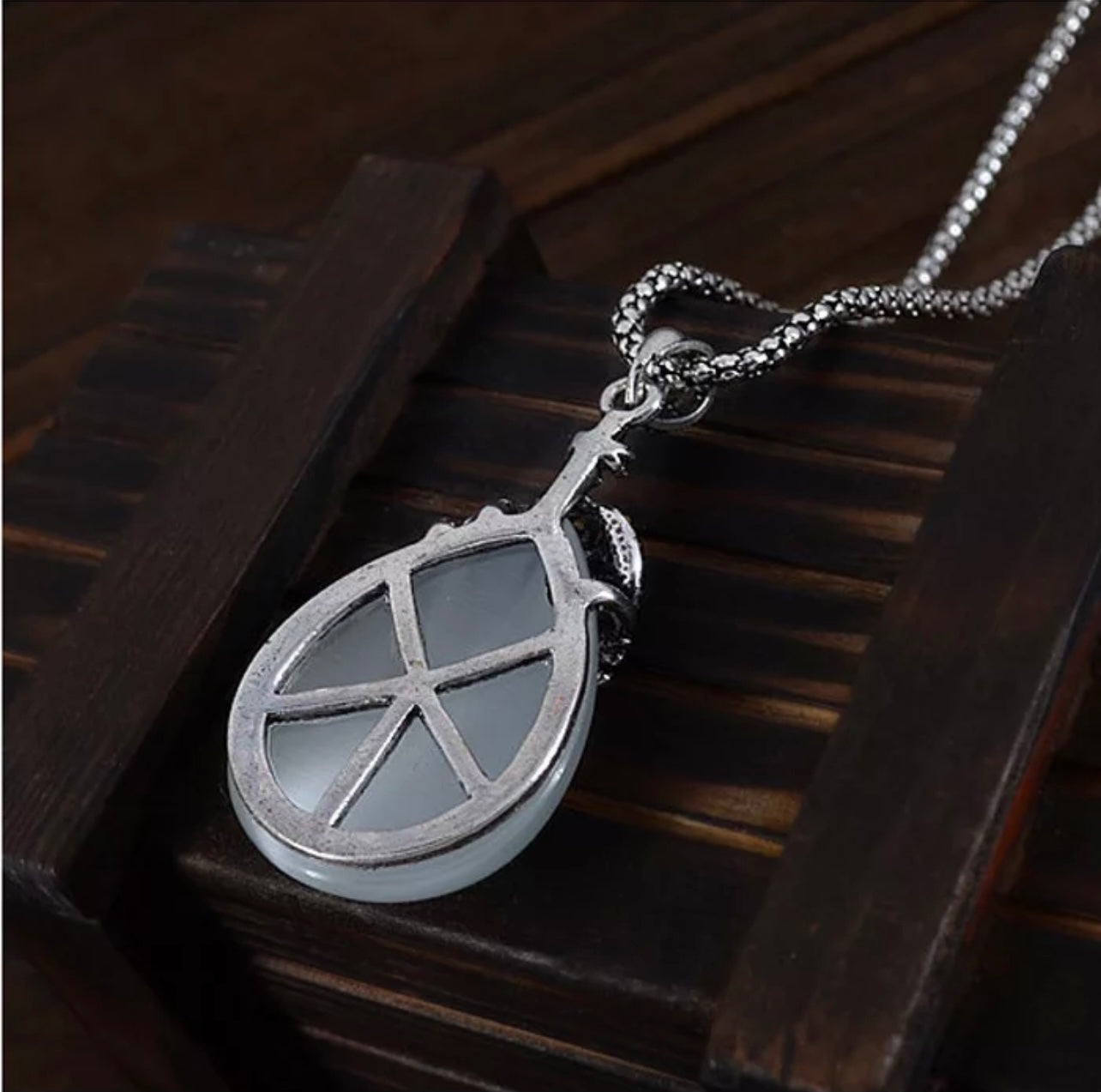 Beautiful Vintage Water drop pendant Silver Necklace Earring set