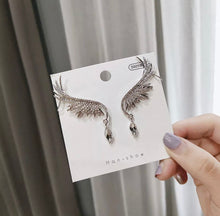 Load image into Gallery viewer, Beautiful Angel Wing Drop Earring with Ear Clip for Woman
