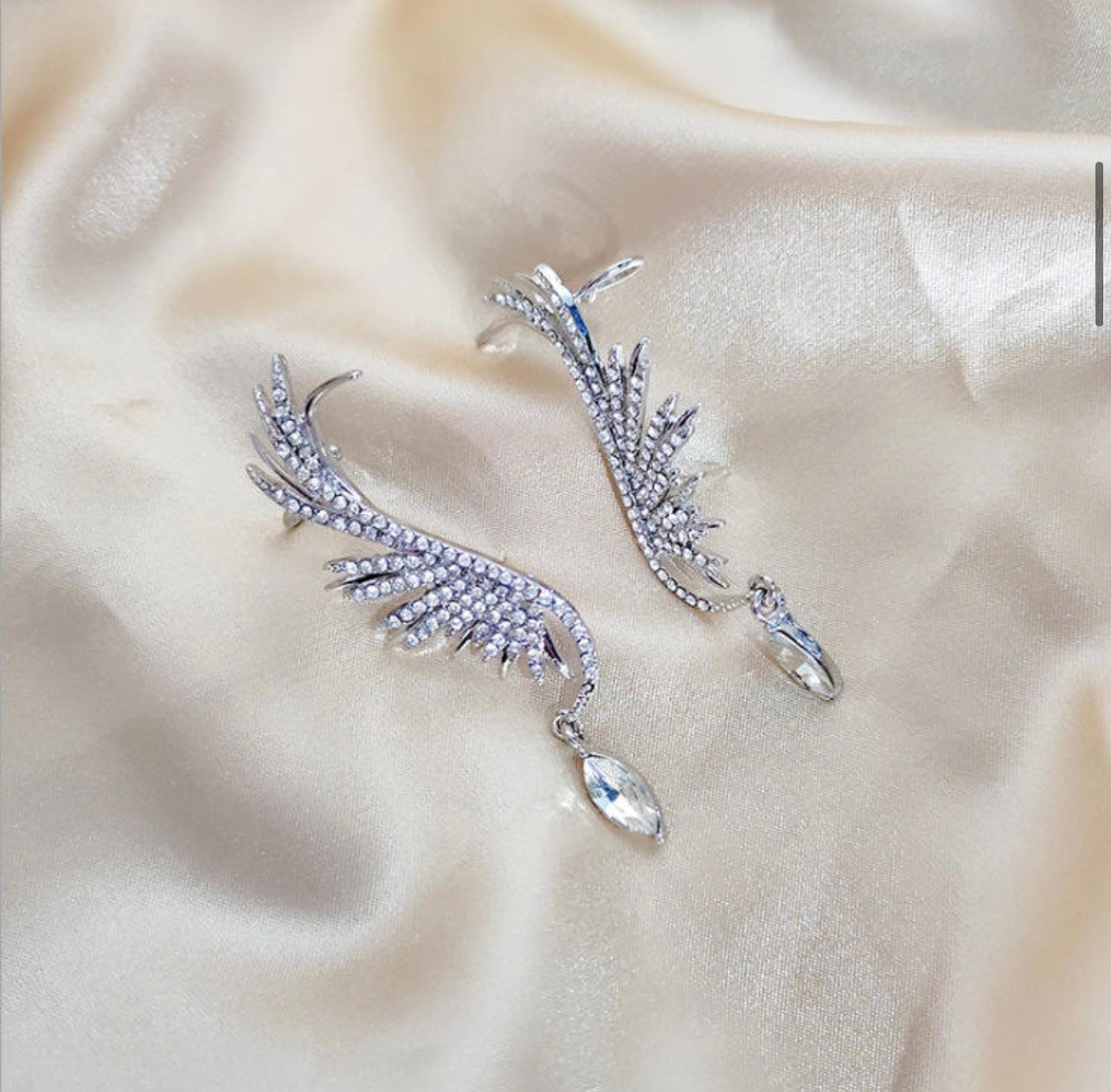 Beautiful Angel Wing Drop Earring with Ear Clip for Woman